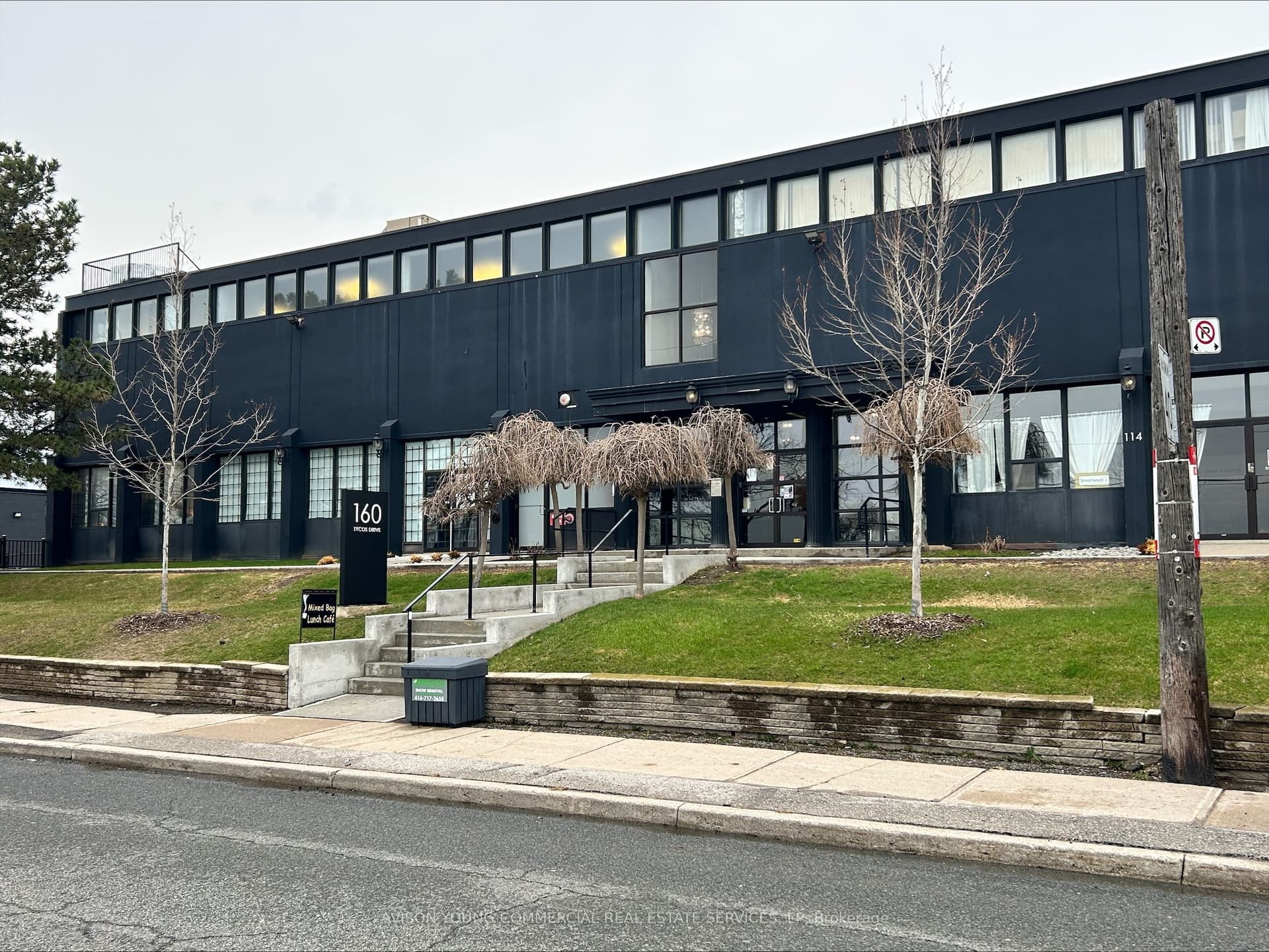 Tycos Drive 2206, Toronto, ON M6W 1W8