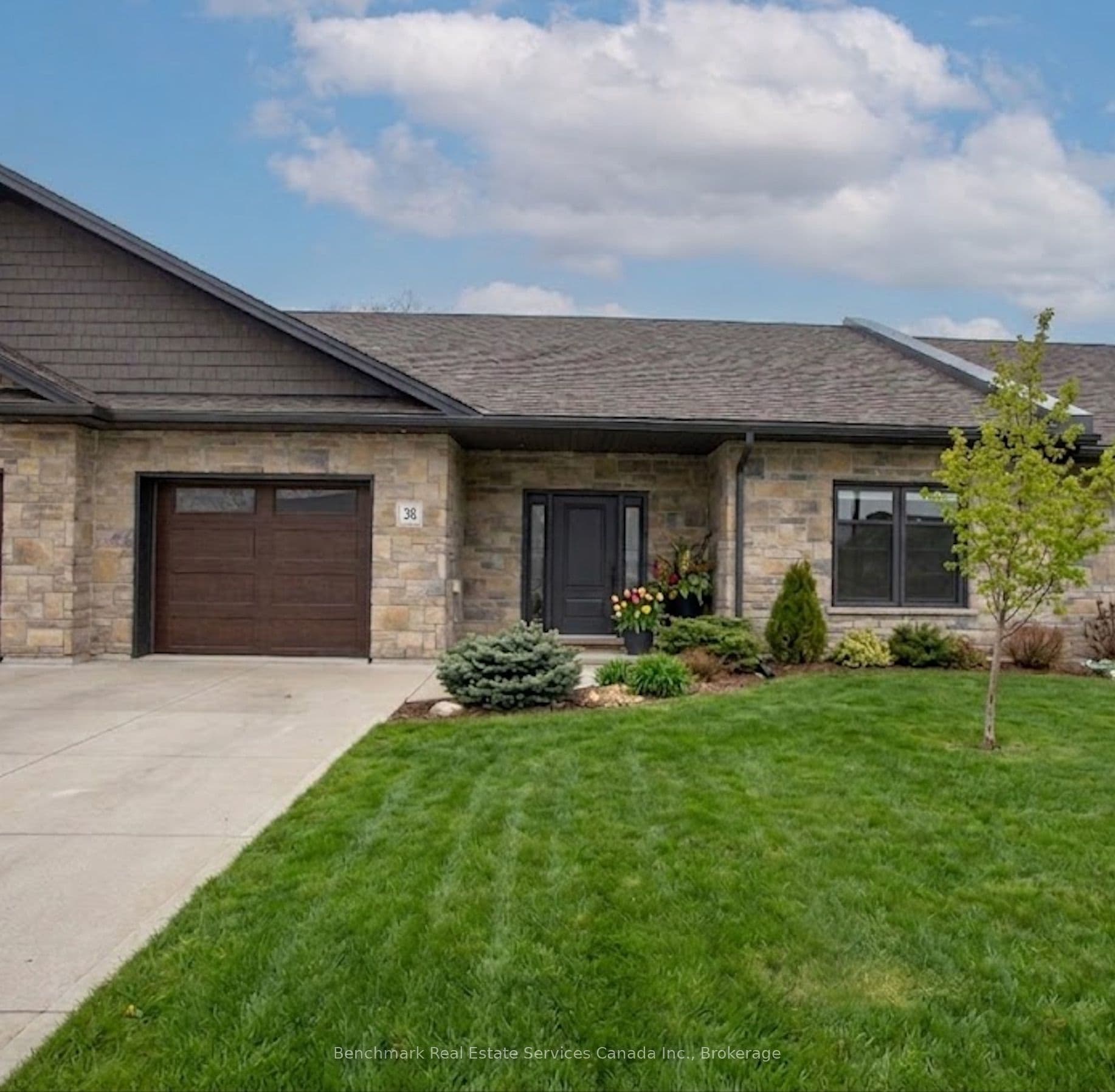 Queen Street 38, Kincardine, ON N2Z 0J2