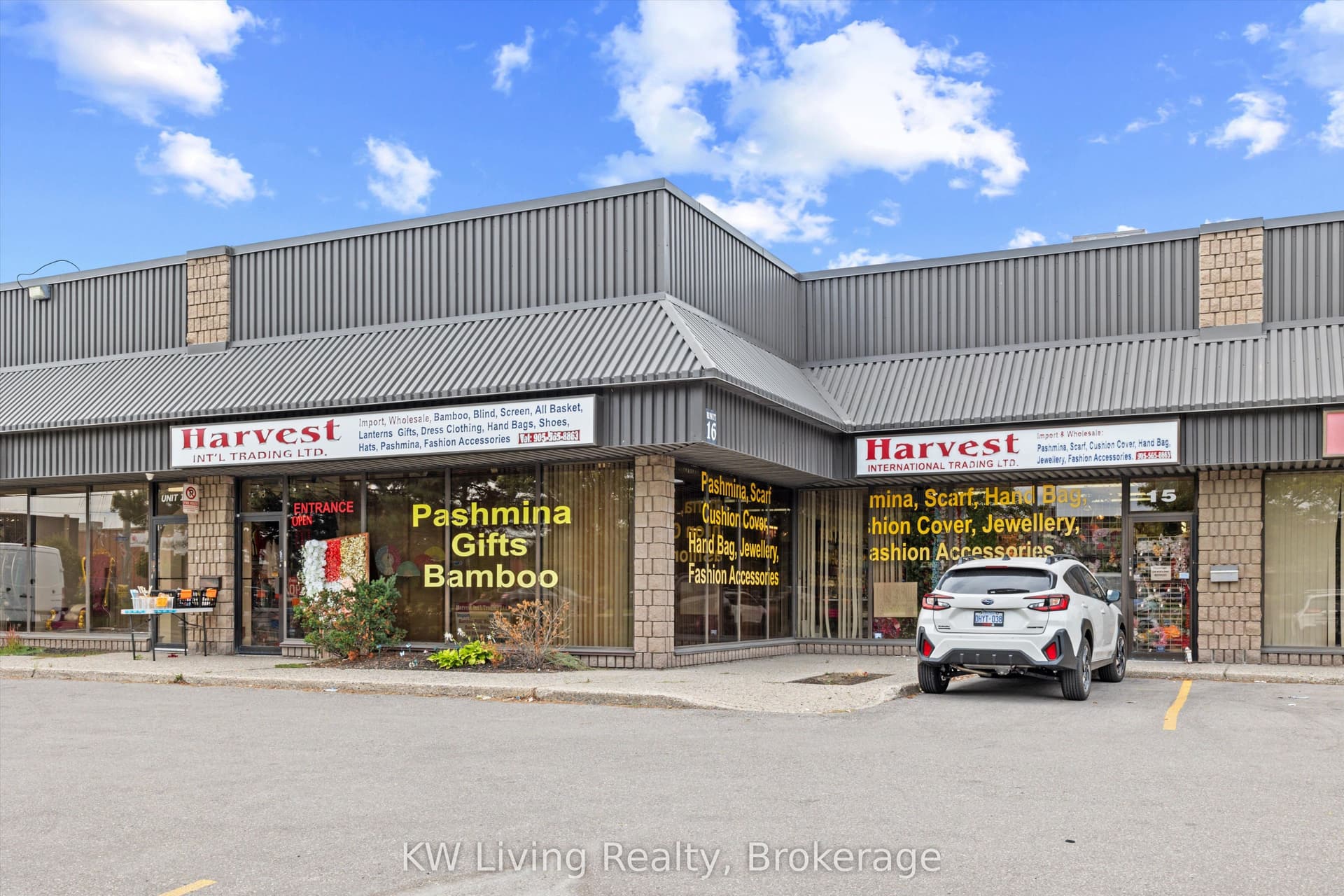 Pacific Gate 15 & 16, Mississauga, ON L5T 1Y1