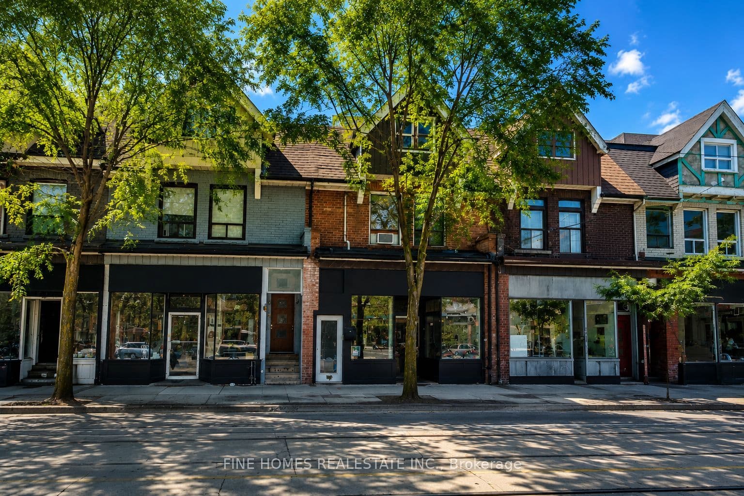 Dundas Street W, Toronto, ON M6J 1V9