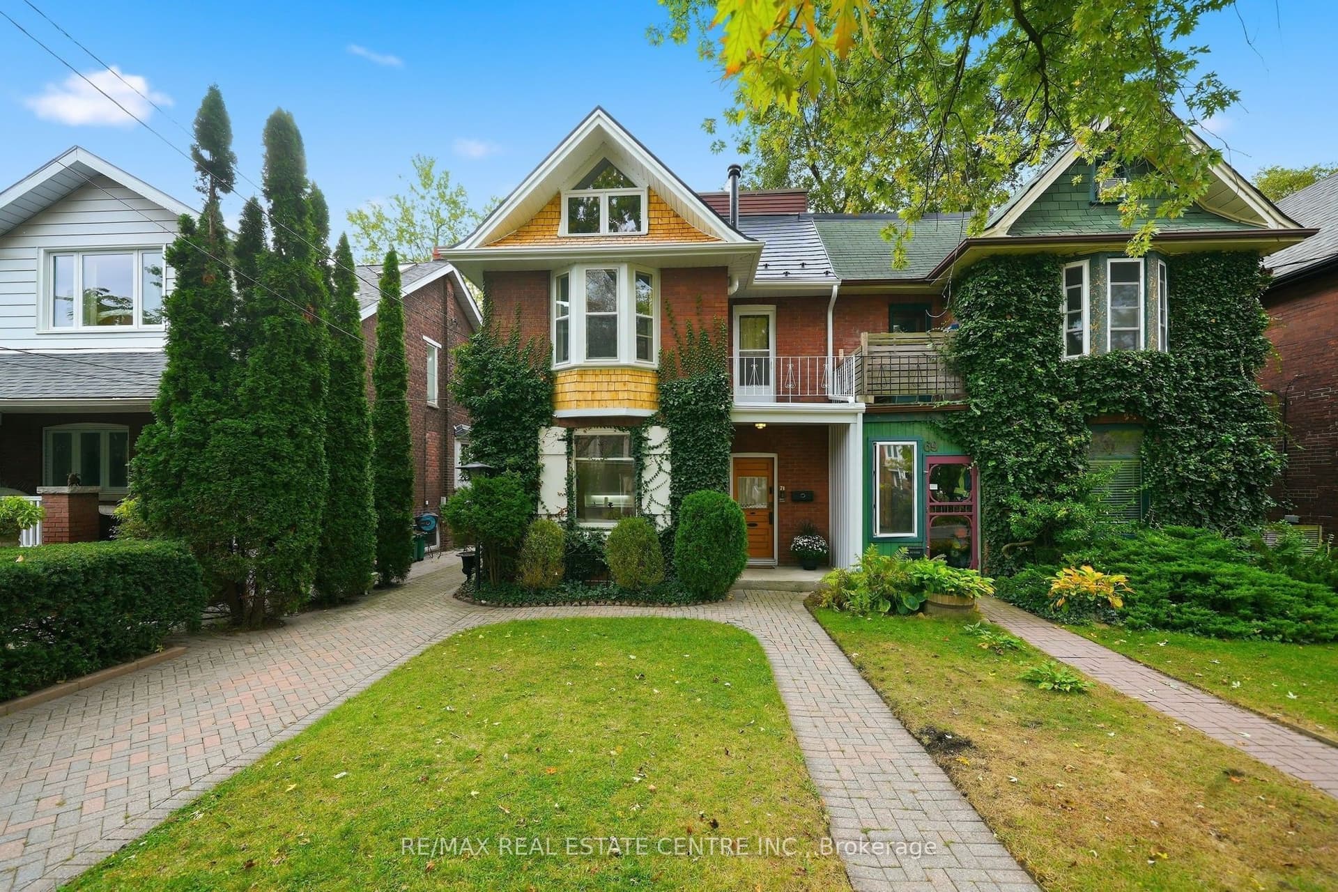 Lyall Avenue, Toronto, ON M4E 1W1