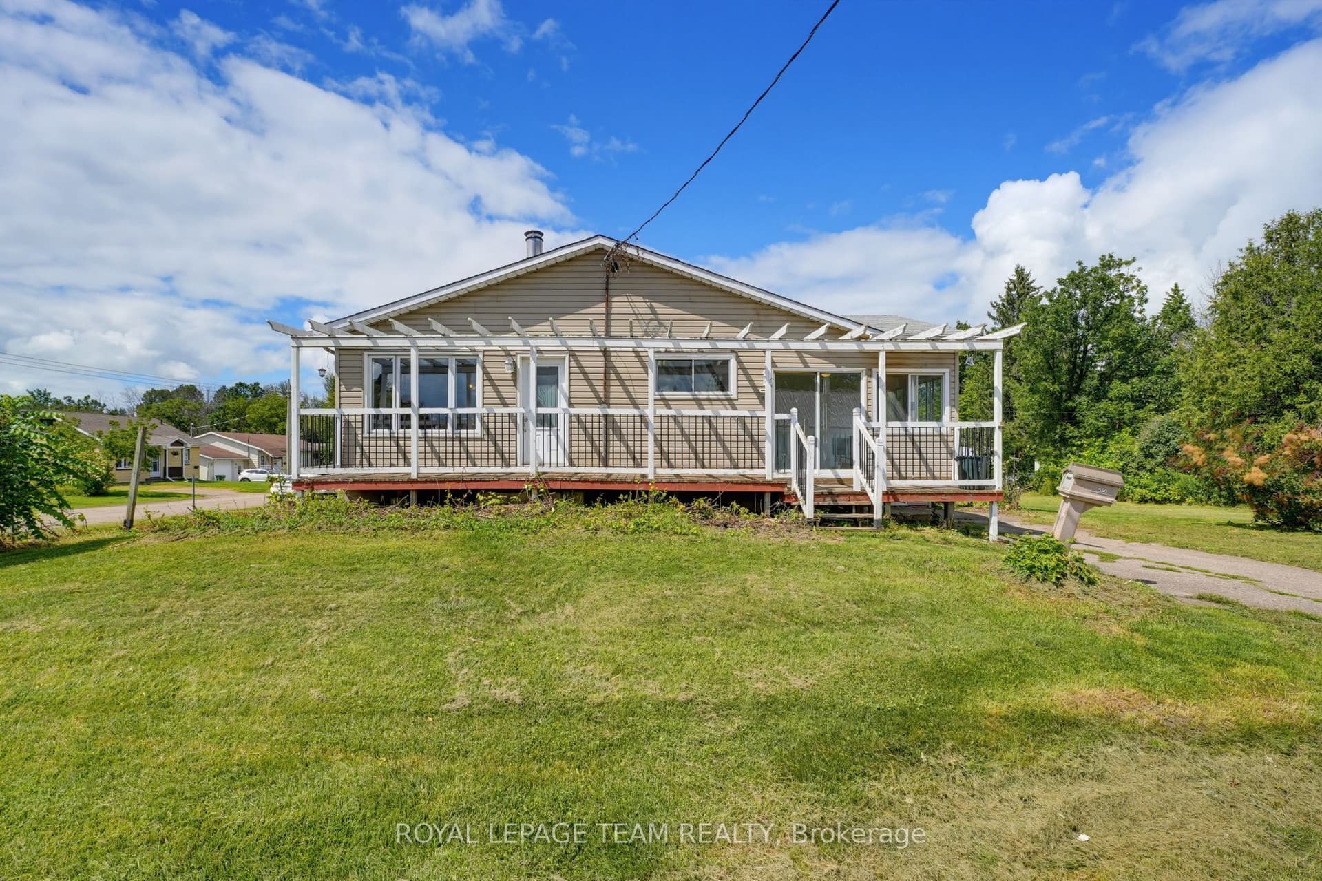 Giroux Street, Pembroke, ON K8A 4G5