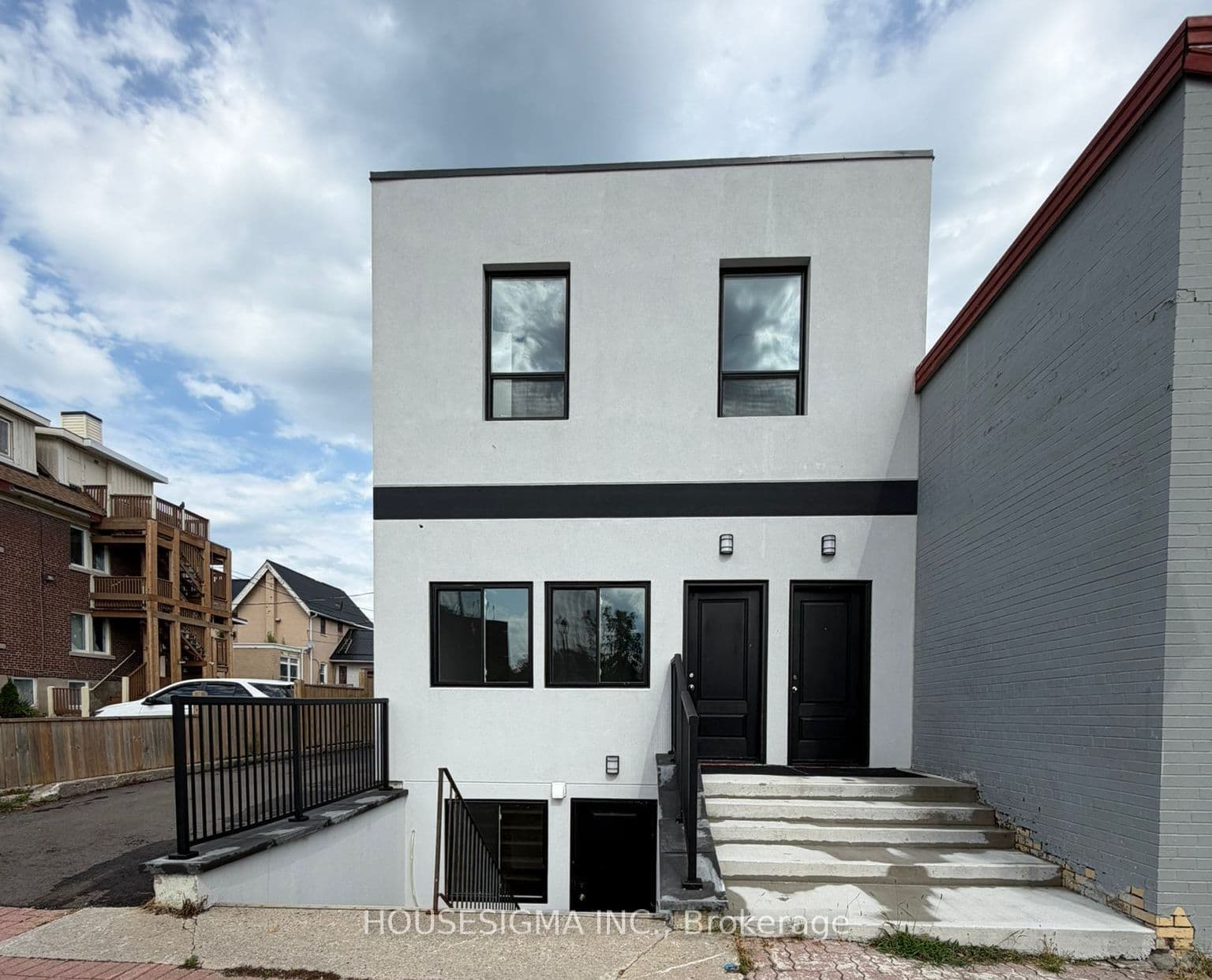 West Street N Upper Unit, Orillia, ON L3V 5B8