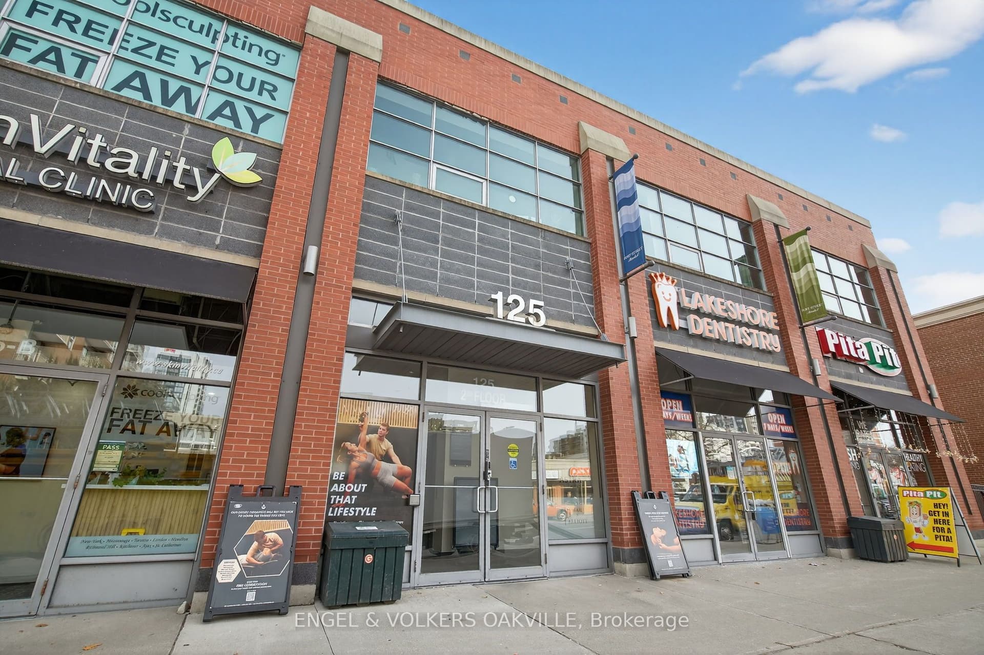 Lakeshore Road E 203, Mississauga, ON L5G 1E5