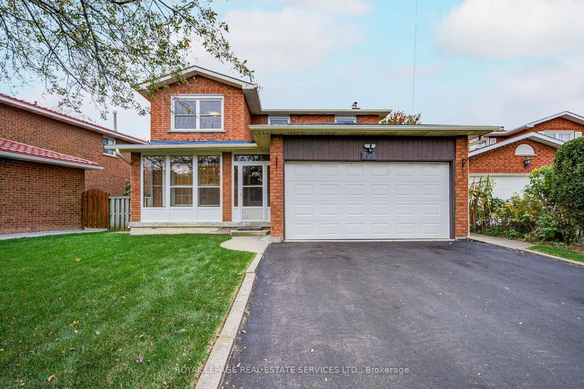 Buckingham Court, Mississauga, ON L5C 4M3