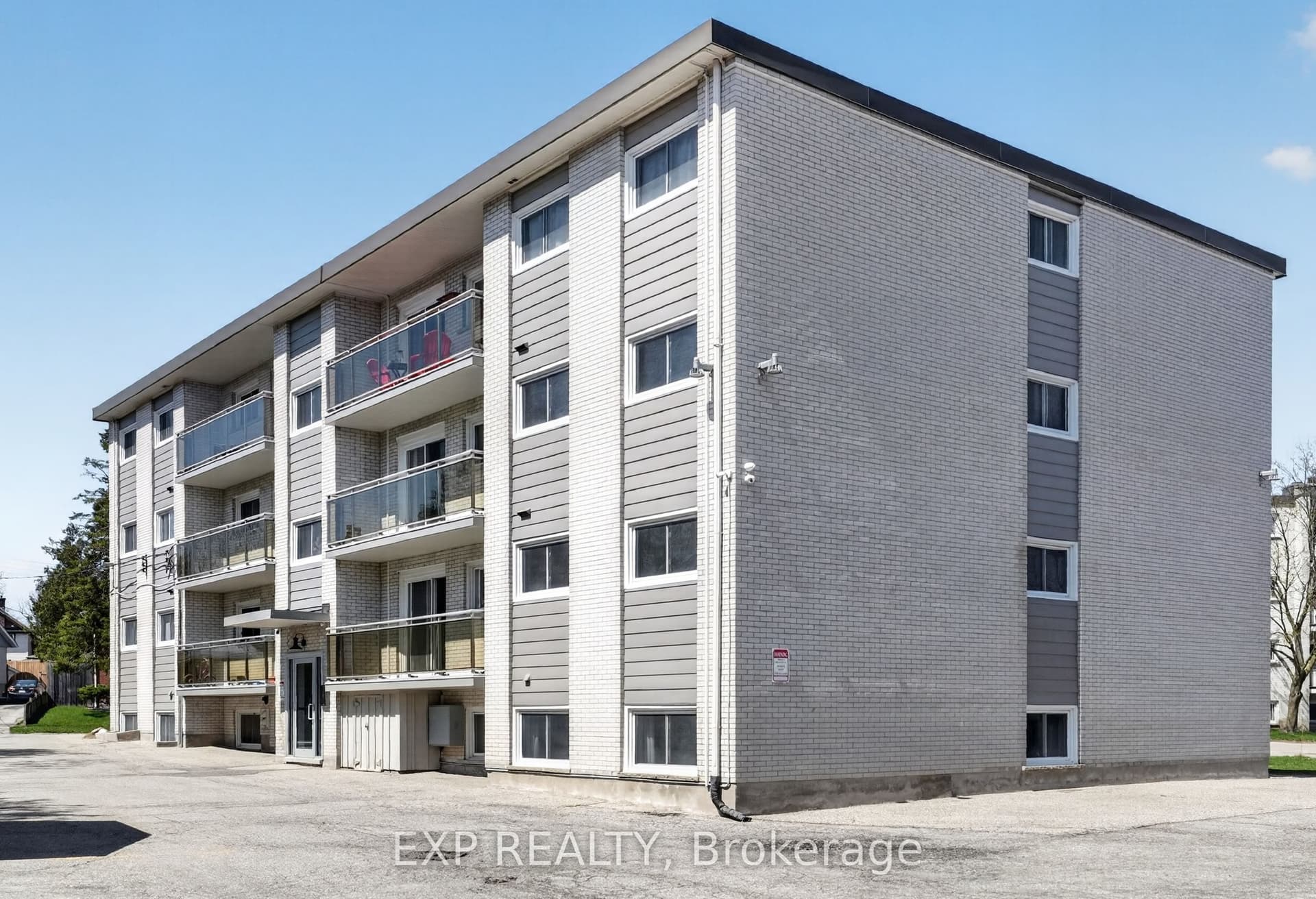 Kenwood Drive, Kitchener, ON N2B 3H3