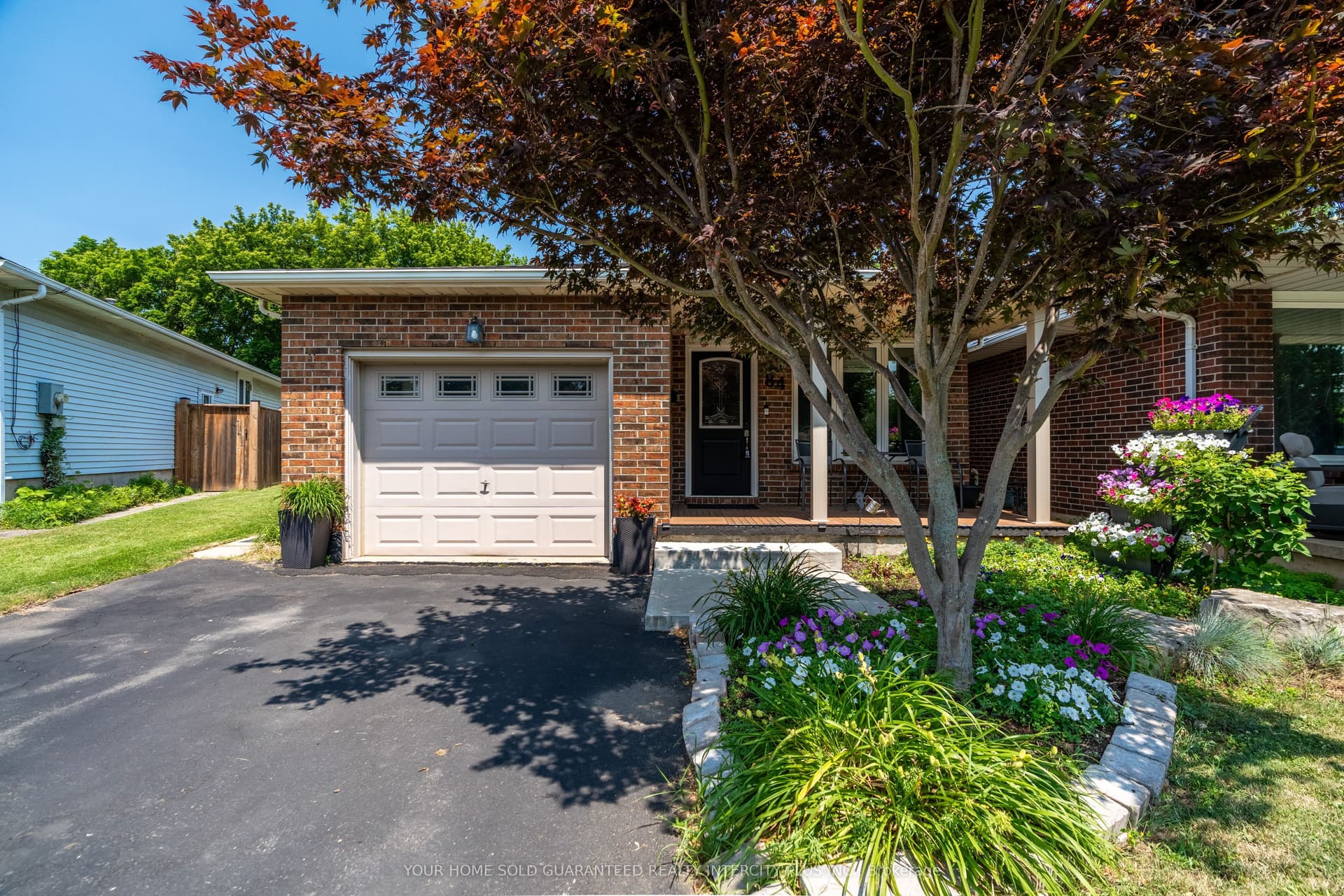Sandra Crescent, Grimsby, ON L3M 4Y7