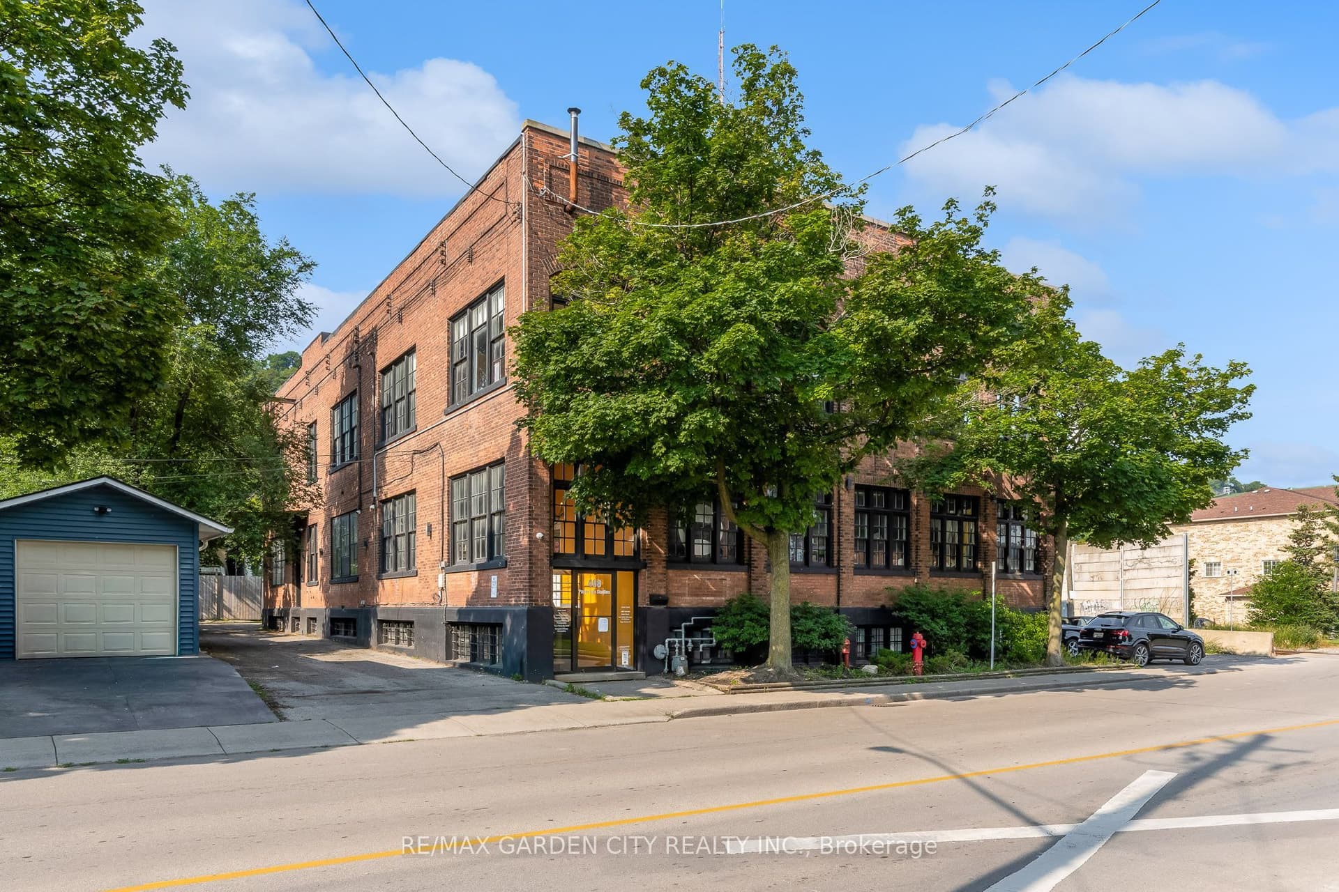 Cumberland Avenue 1, Hamilton, ON L8M 3M5