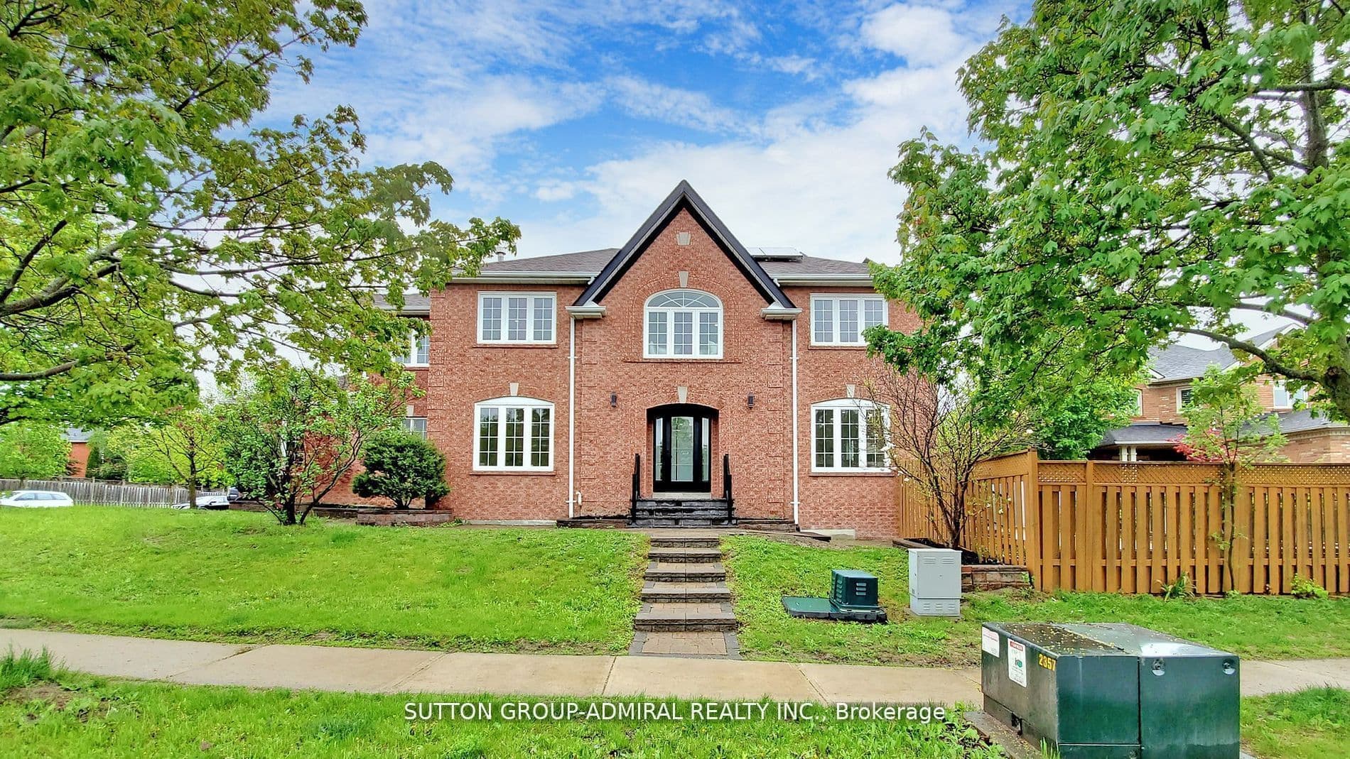 Doubletree Lane, Newmarket, ON L3X 2E9