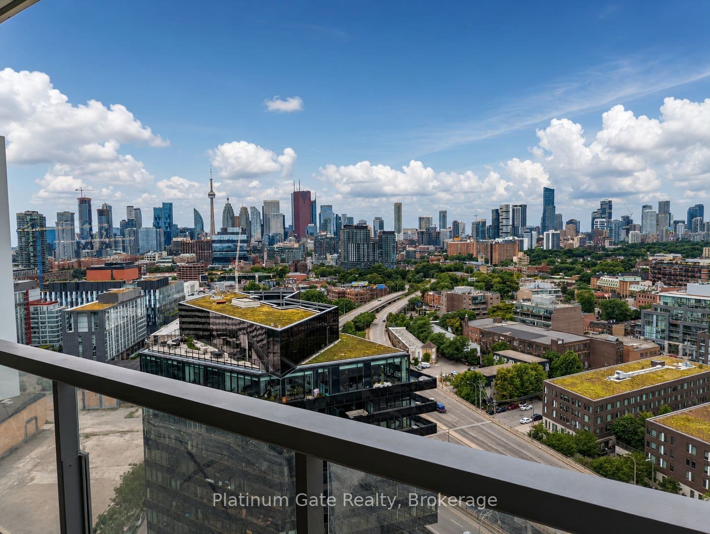 Bayview Avenue 1903, Toronto, ON M5A 0M4